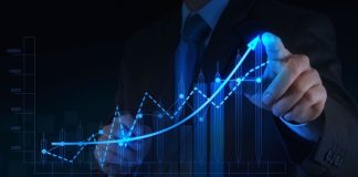 Finansal Performans Nasıl Ölçülür? Şirketlerin ekonomik durumunu değerlendirmek, hedeflerine ne ölçüde ulaştığını belirlemek ve geleceğe yönelik stratejiler geliştirmek için finansal performans ölçümü önemli bir yönetim aracı olarak öne çıkıyor. İşletmelerin yalnızca ne kadar gelir elde ettiğini incelemek, finansal durumlarını anlamak için yeterli olmuyor. Gelirlerin kâra dönüşme oranı, giderlerin kontrolü, nakit akışı, borçluluk düzeyi ve kaynakların ne kadar verimli kullanıldığı da değerlendirme sürecinde dikkate alınıyor. Konulu bir haber görseli.