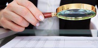 İşletmelerin büyümesi, faaliyet alanlarının genişlemesi ve finansal süreçlerin daha karmaşık hale gelmesi, kurumların kendi işleyişlerini düzenli olarak kontrol etmesini önemli hale getiriyor. Şirketlerin kaynaklarını verimli kullanması, operasyonel riskleri belirlemesi ve belirlenen hedeflere uygun hareket etmesi için farklı kontrol mekanizmalarına ihtiyaç duyuluyor. Bu mekanizmalar arasında yer alan iç denetim, kurumların faaliyetlerini değerlendirmesine, eksiklikleri belirlemesine ve yönetim süreçlerini geliştirmesine yardımcı oluyor. Konulu bir haber görseli.