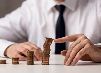 Vergi beyannamesi, gerçek ve tüzel kişilerin vergiye ilişkin yükümlülüklerini yerine getirmek amacıyla ilgili kamu kurumlarına sundukları, gelir, kazanç, işlem veya diğer vergilendirilebilir unsurlara ilişkin bilgileri içeren resmi bir belgedir. Türkiye'de vergi sisteminin temel unsurlarından biri olan vergi beyannamesi, mükelleflerin beyan esasına dayanan vergiler bakımından hesaplamaya temel oluşturan bilgileri ilgili idareye bildirmesini sağlar. Beyan edilen bilgilere göre vergi hesaplaması yapılabilir ve mevzuatta belirtilen koşullar doğrultusunda ödeme yükümlülüğü ortaya çıkabilir. Konulu bir haber görseli.