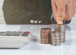 Vergi istisnası, belirli gelirlerin, kazançların, işlemlerin veya ekonomik faaliyetlerin ilgili kanunlarda belirtilen koşullar çerçevesinde vergi dışında bırakılması anlamına gelir. Vergi sisteminde farklı amaçlarla uygulanan bu düzenlemeler, belirli sektörlerin desteklenmesi, yatırımların teşvik edilmesi, sosyal hedeflerin gerçekleştirilmesi veya bazı ekonomik faaliyetlerin kolaylaştırılması amacıyla kullanılabilir. Vergi istisnası, her mükellef için genel olarak geçerli bir uygulama değildir; kapsamı, süresi ve yararlanma şartları ilgili mevzuatla belirlenir. Konulu bir haber görseli.